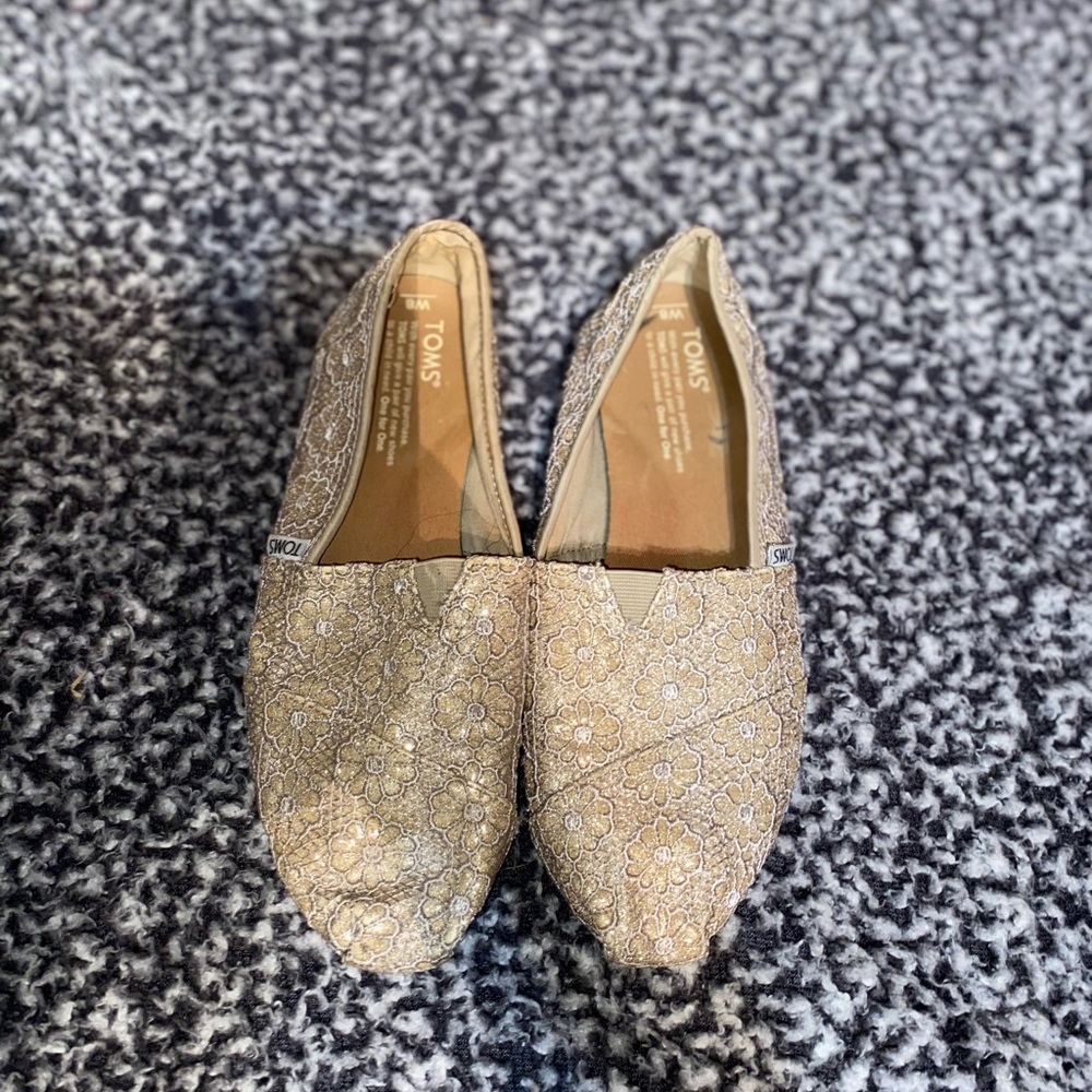 Toms size 8